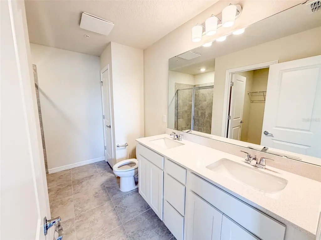10537 Glowing Beacon Street Orlando FL 32829