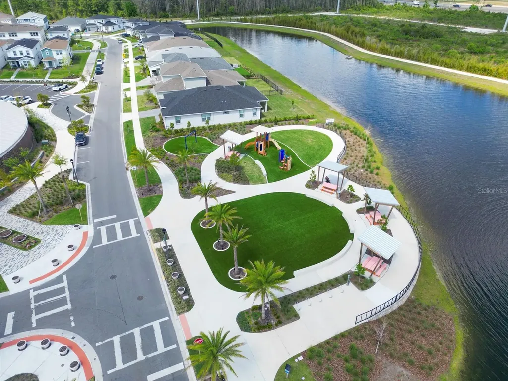 10537 Glowing Beacon Street Orlando FL 32829