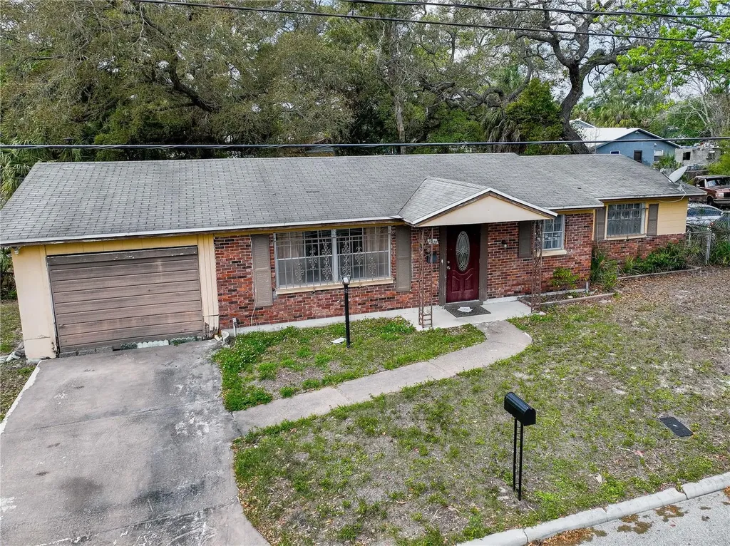 2928 Banza Street Tampa FL 33605