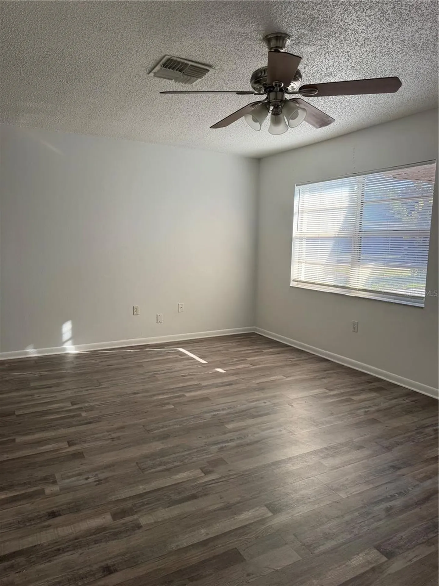2074 Dodge Street Clearwater FL 33760