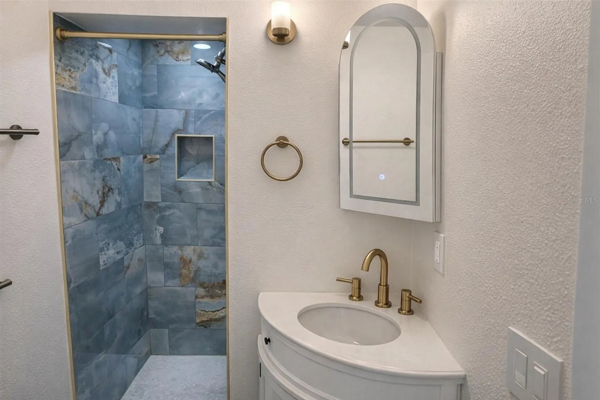 4018 29th Avenue W Bradenton FL 34205