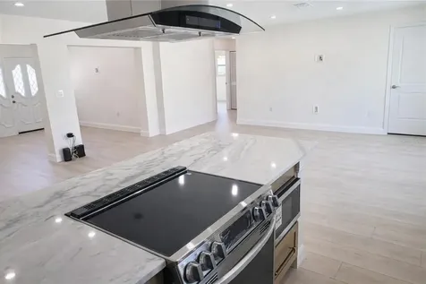 4018 29th Avenue W Bradenton FL 34205