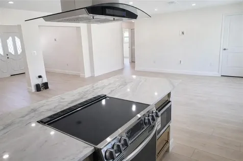 4018 29th Avenue W Bradenton FL 34205