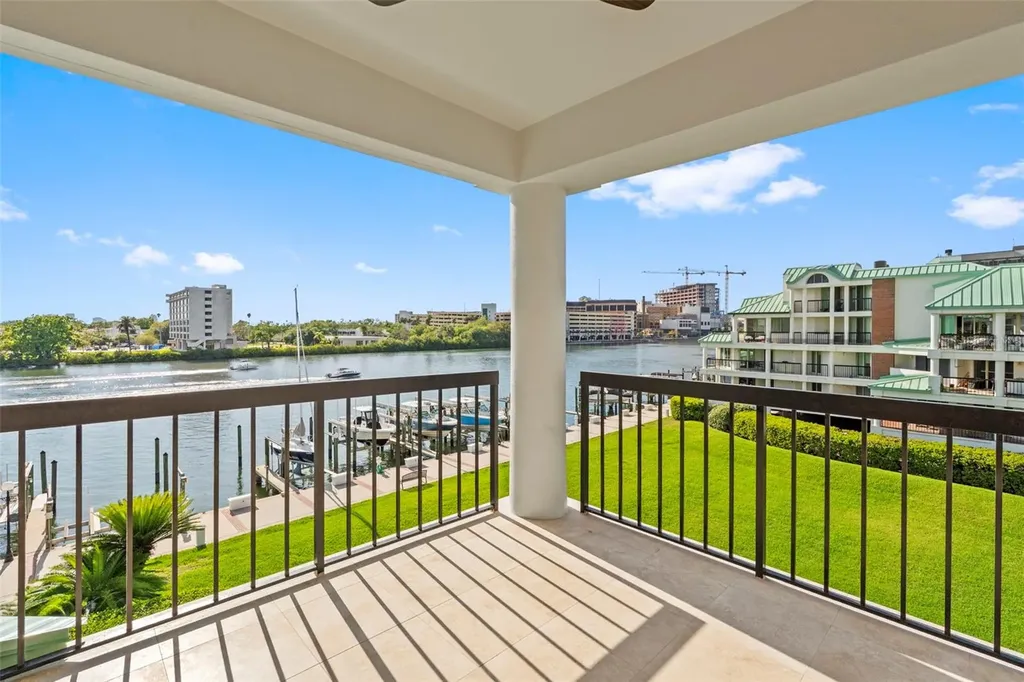 943 Seddon Cove Way Tampa FL 33602