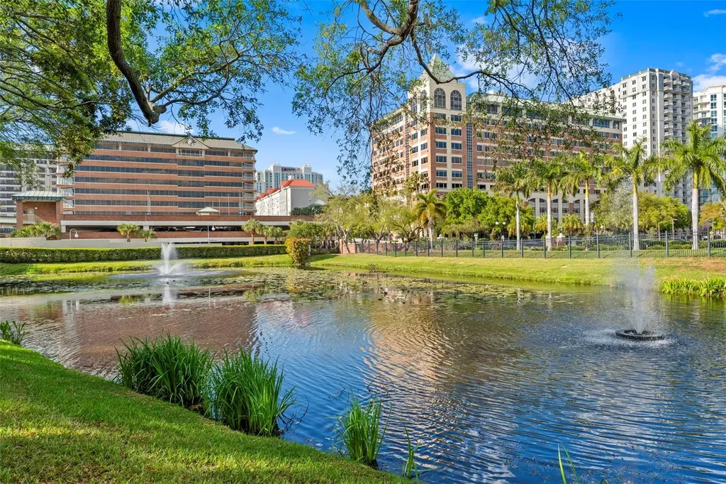 943 Seddon Cove Way Tampa FL 33602