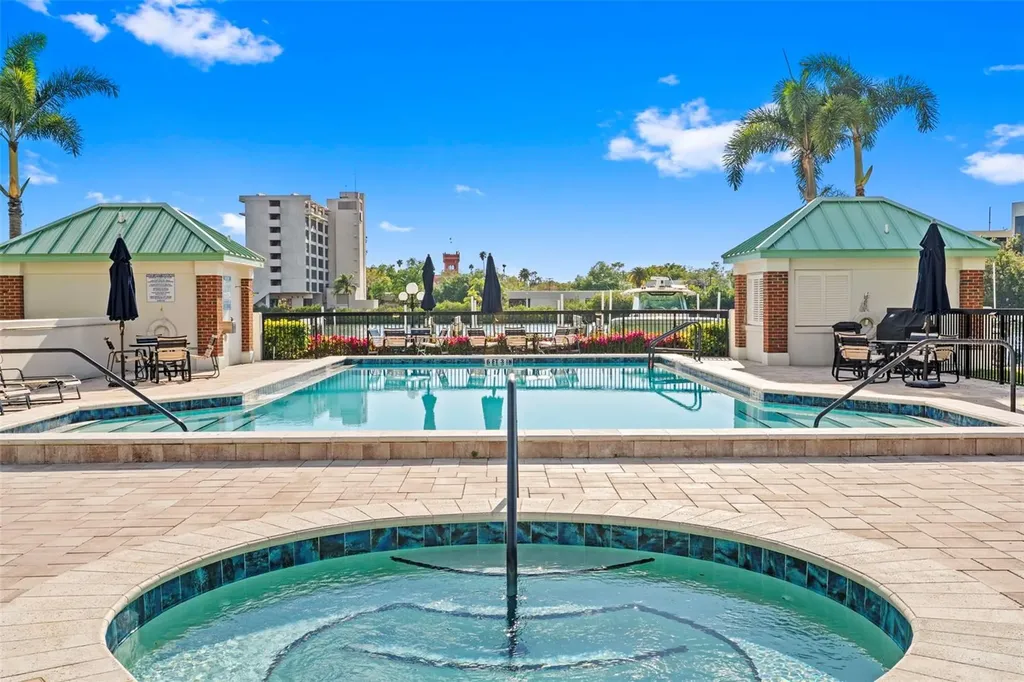 943 Seddon Cove Way Tampa FL 33602
