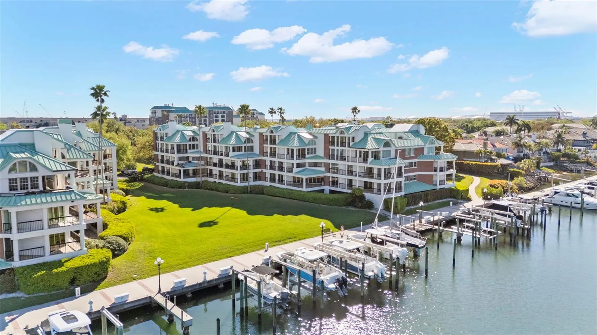 943 Seddon Cove Way Tampa FL 33602