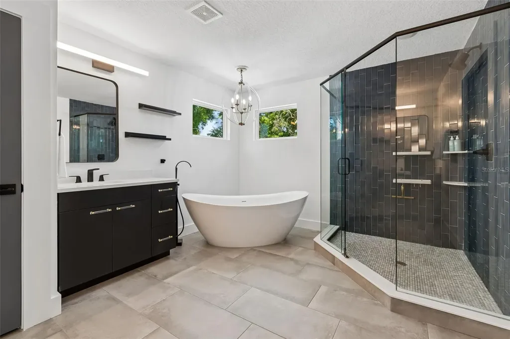 3209 W Rogers Avenue Tampa FL 33611