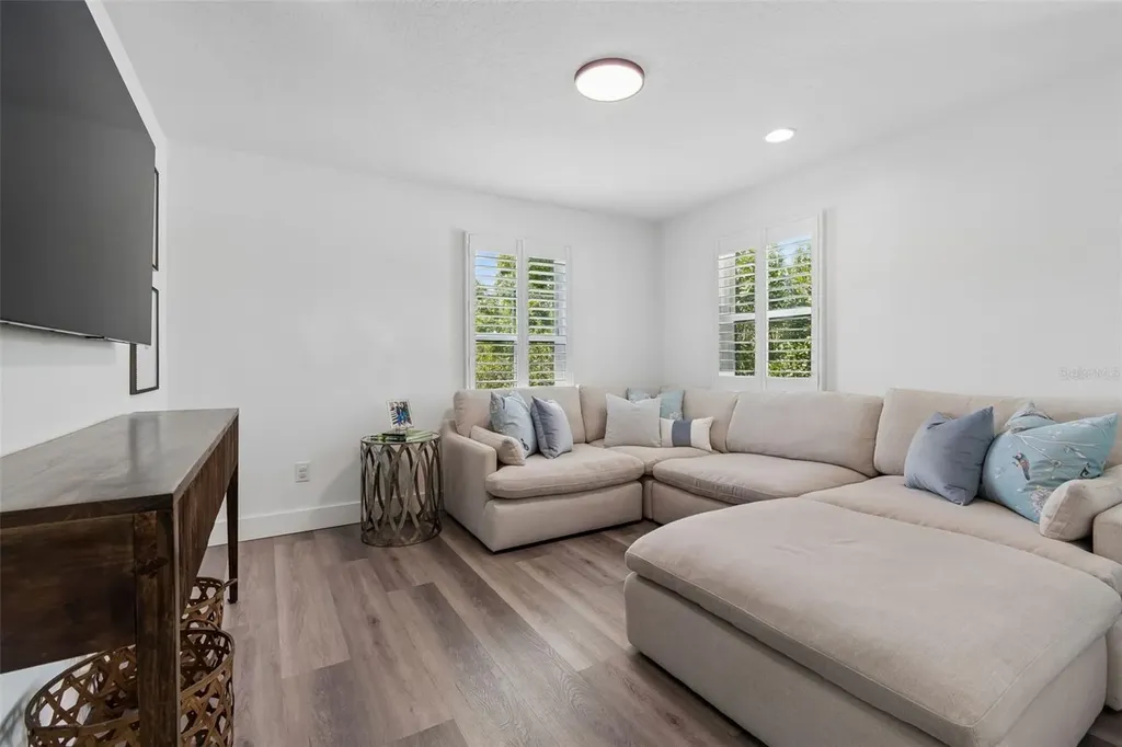 3209 W Rogers Avenue Tampa FL 33611