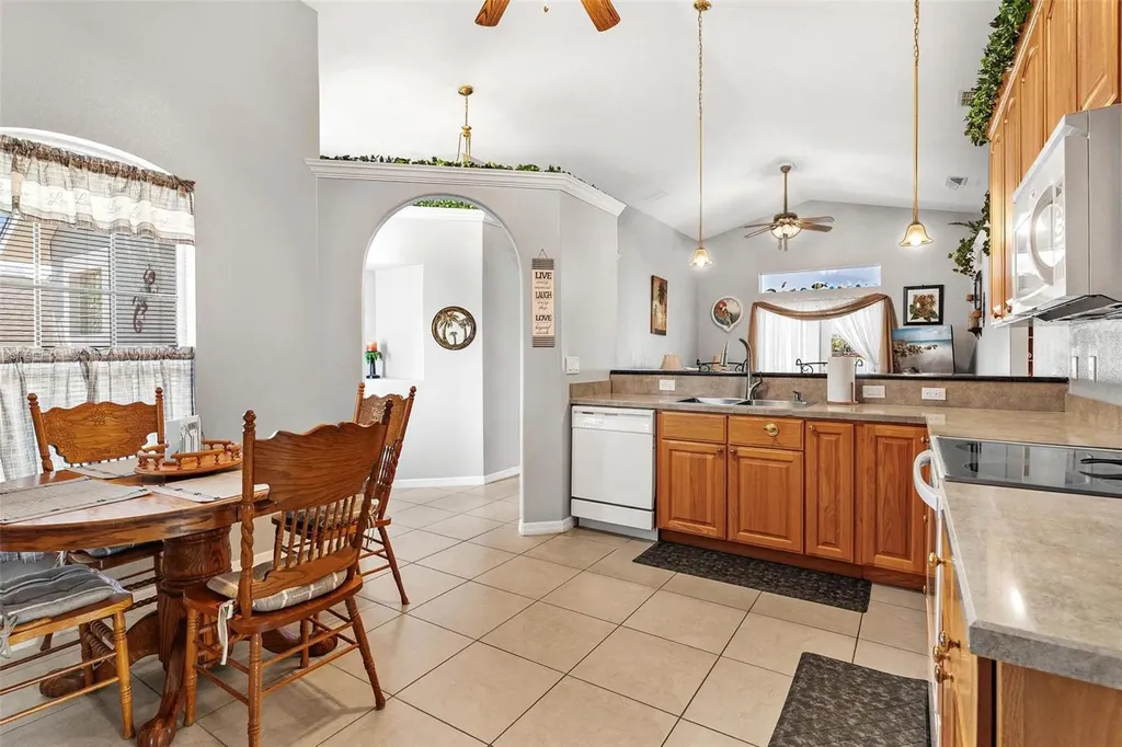 93 Fairway Circle Umatilla FL 32784