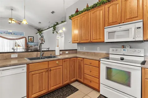 93 Fairway Circle Umatilla FL 32784