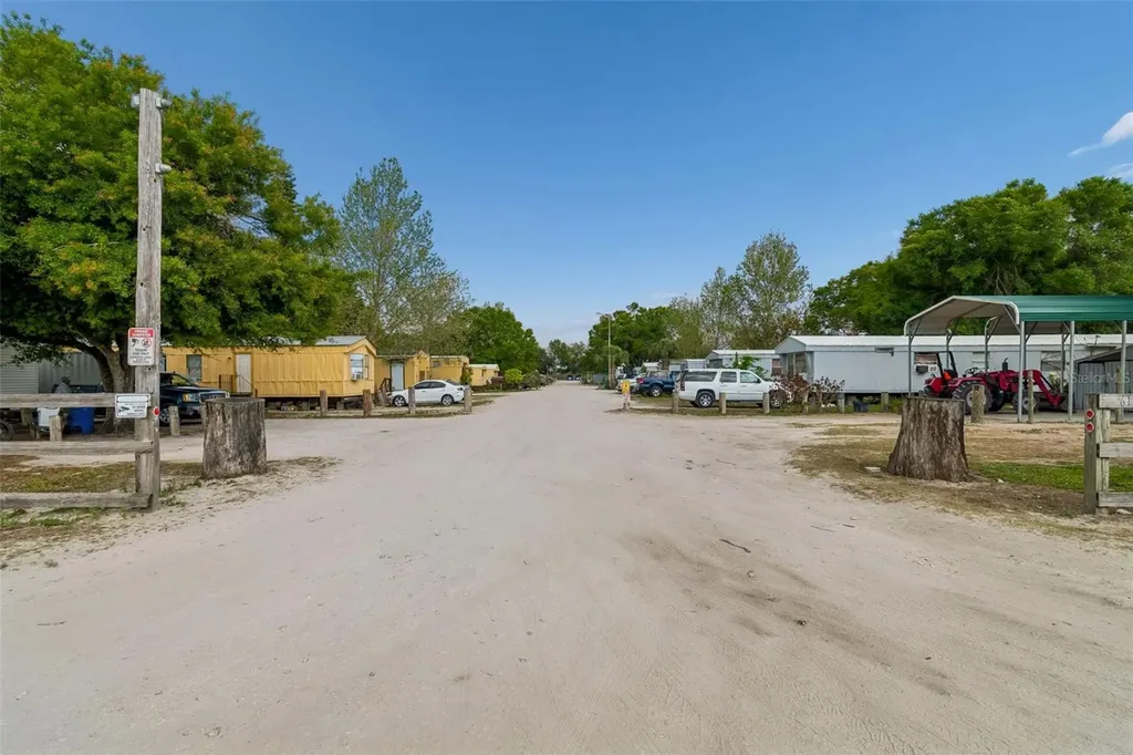 610 Railroad Street Wimauma FL 33598