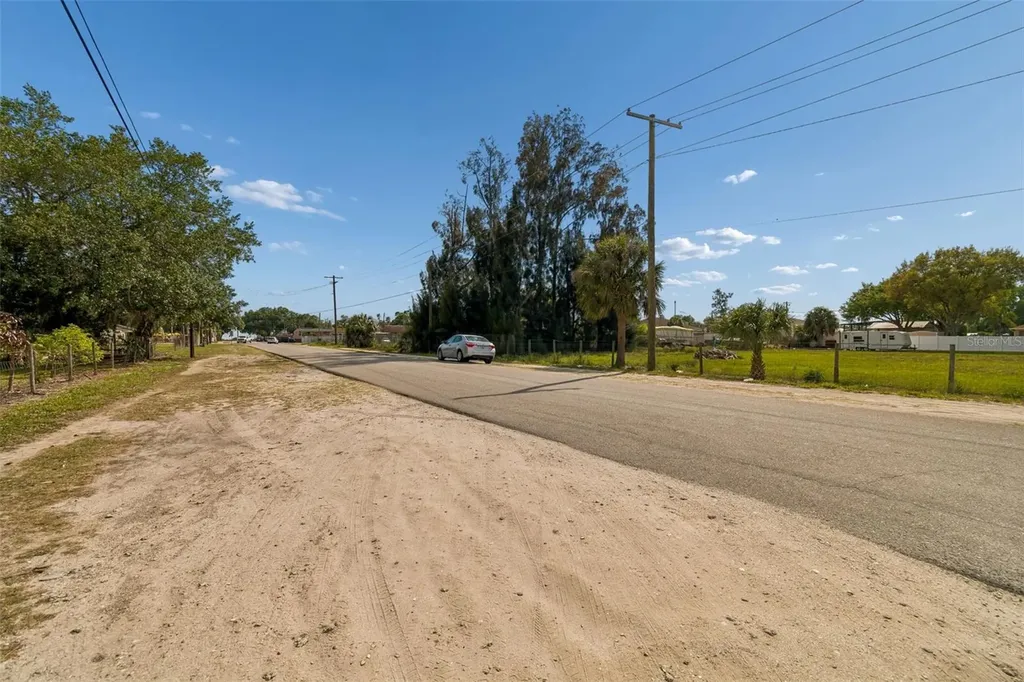 610 Railroad Street Wimauma FL 33598