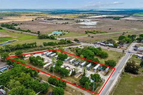 610 Railroad Street Wimauma FL 33598