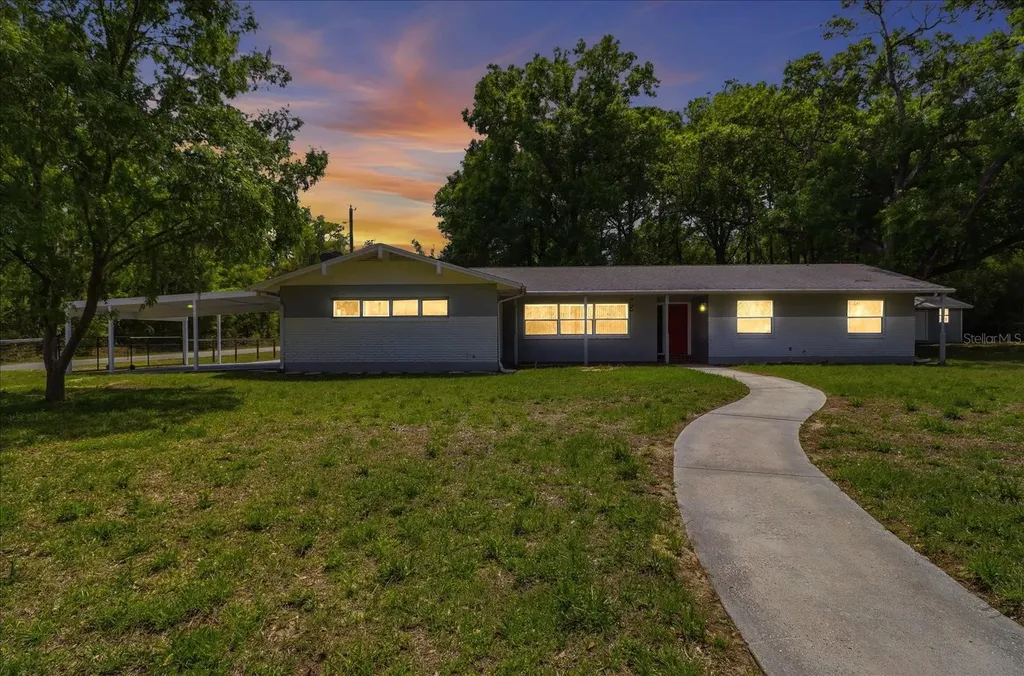 24576 NW Falcon Avenue Dunnellon FL 34431