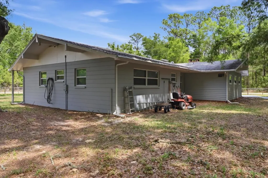 24576 NW Falcon Avenue Dunnellon FL 34431