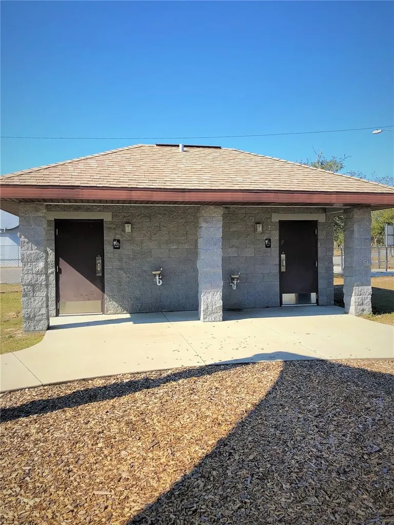 24576 NW Falcon Avenue Dunnellon FL 34431