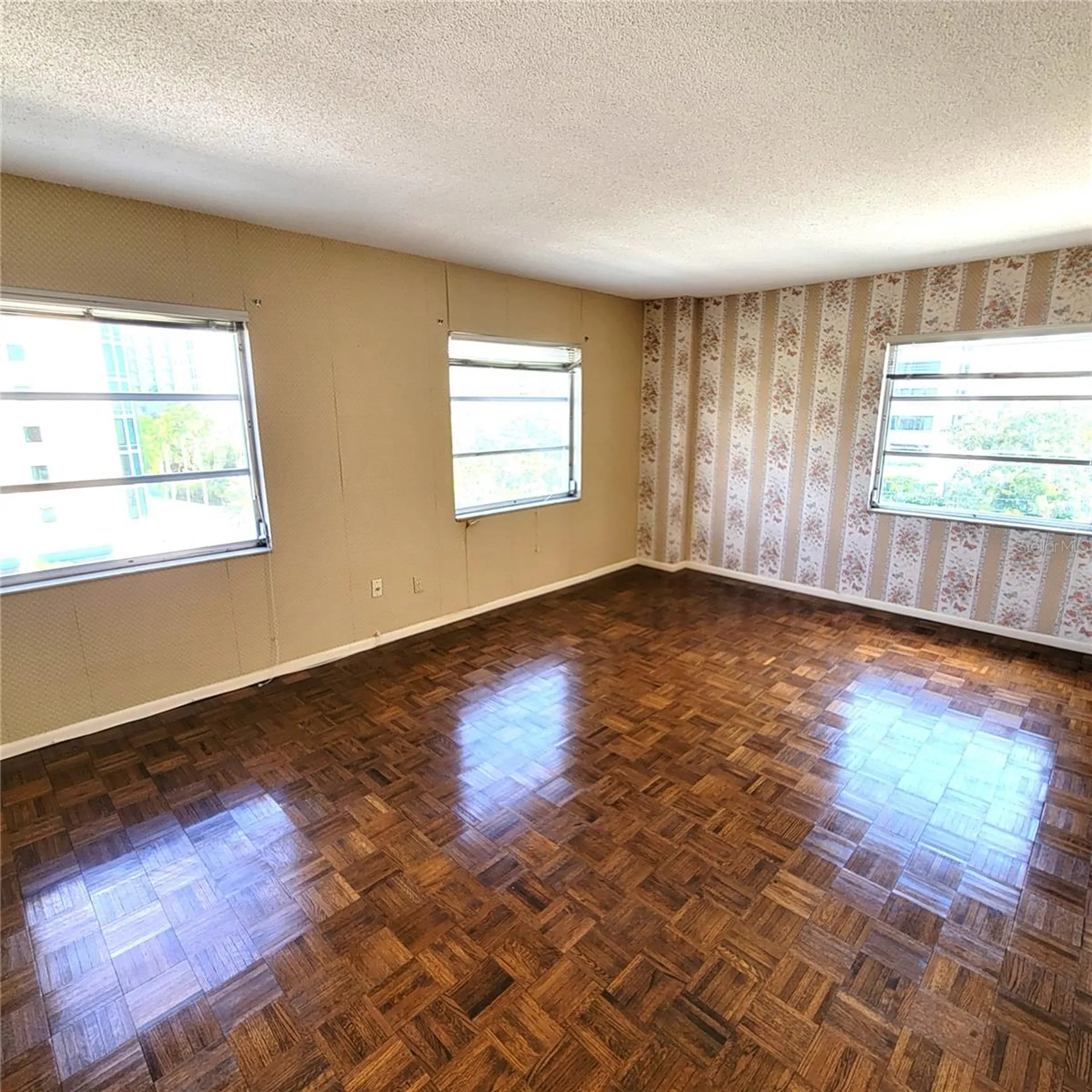 435 S Gulfstream Avenue Sarasota FL 34236