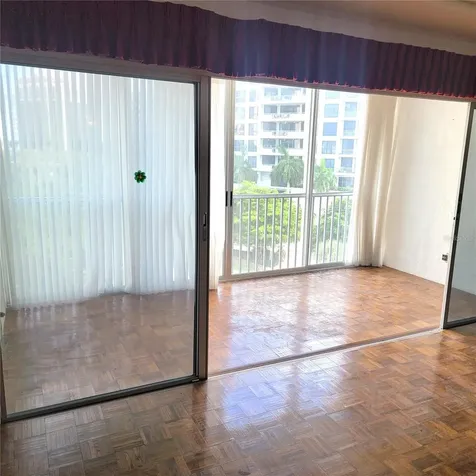 435 S Gulfstream Avenue Sarasota FL 34236