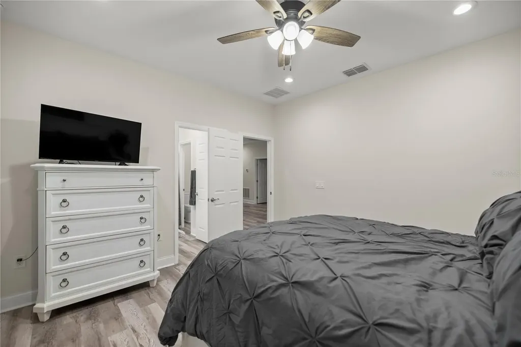 2 Magnolia Pass Trace Ocklawaha FL 32179