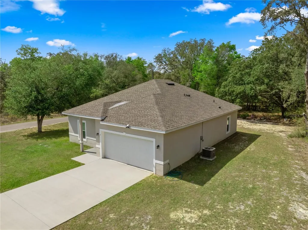 2 Magnolia Pass Trace Ocklawaha FL 32179