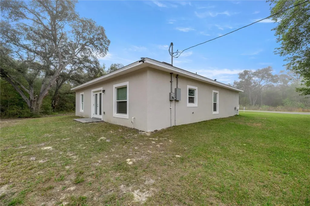 2 Magnolia Pass Trace Ocklawaha FL 32179