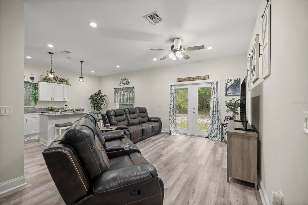 2 Magnolia Pass Trace Ocklawaha FL 32179