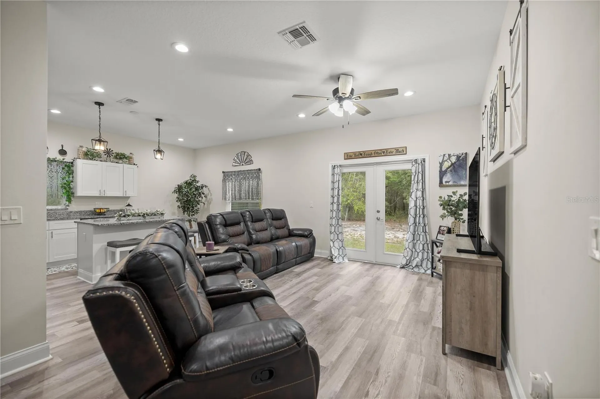 2 Magnolia Pass Trace Ocklawaha FL 32179