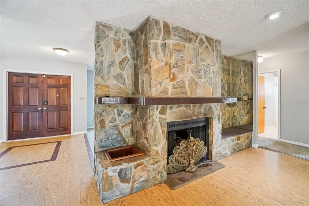2024 W Sitka Street Tampa FL 33604