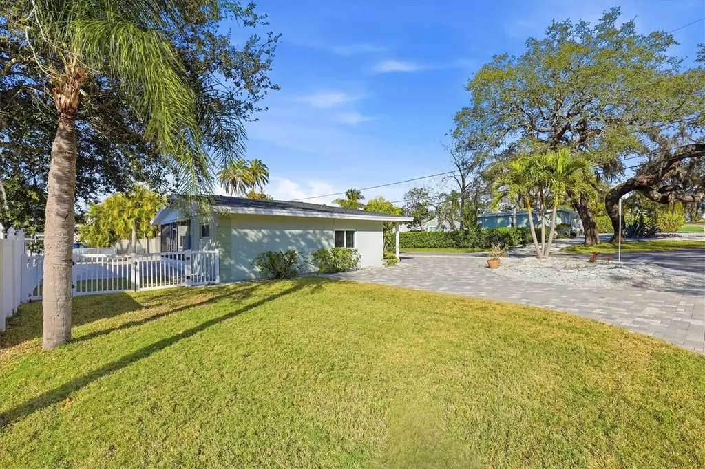 302 Georgia Avenue Crystal Beach FL 34681