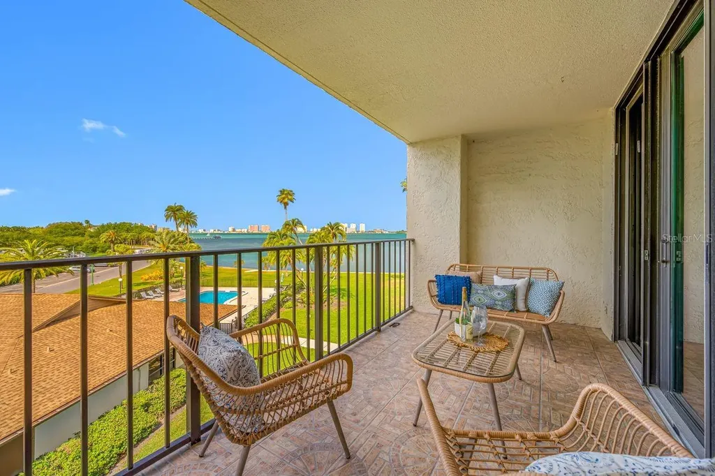 100 Oakmont Lane Belleair FL 33756