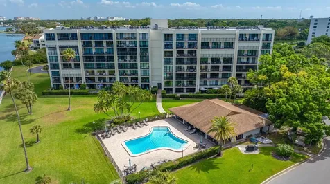 100 Oakmont Lane Belleair FL 33756
