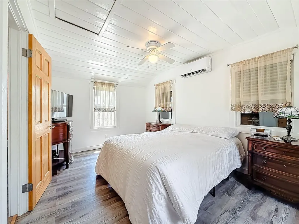129 94th Avenue Treasure Island FL 33706