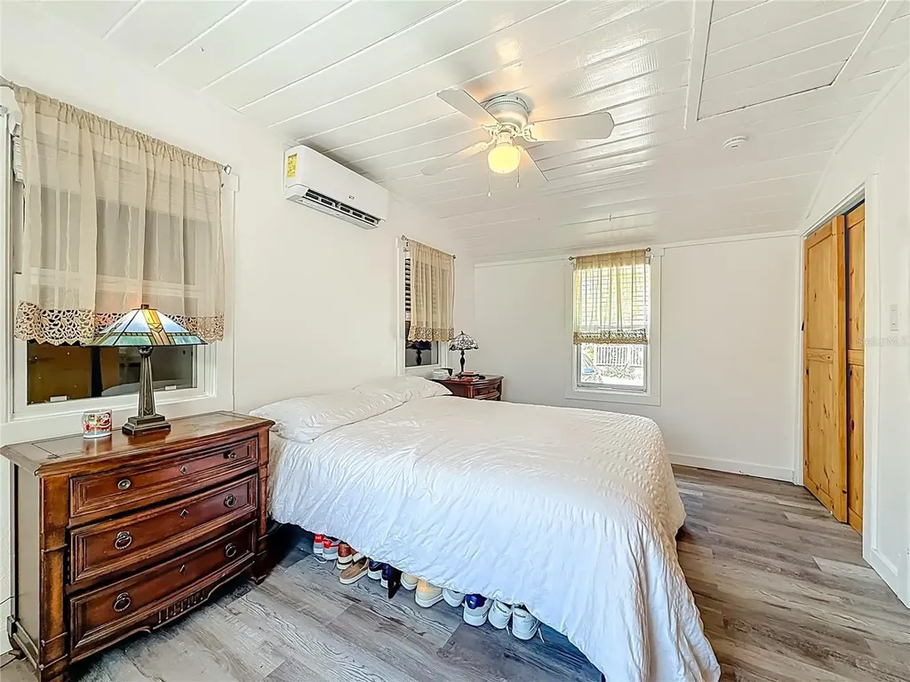129 94th Avenue Treasure Island FL 33706