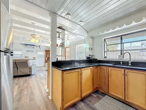 129 94th Avenue Treasure Island FL 33706