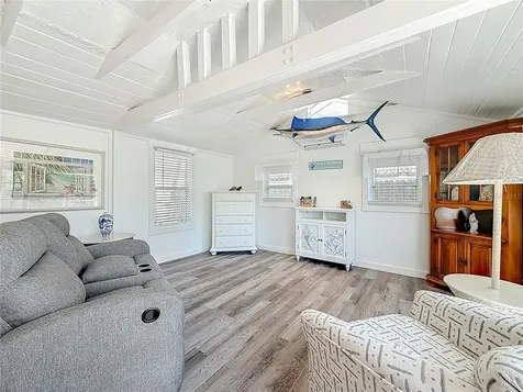 129 94th Avenue Treasure Island FL 33706