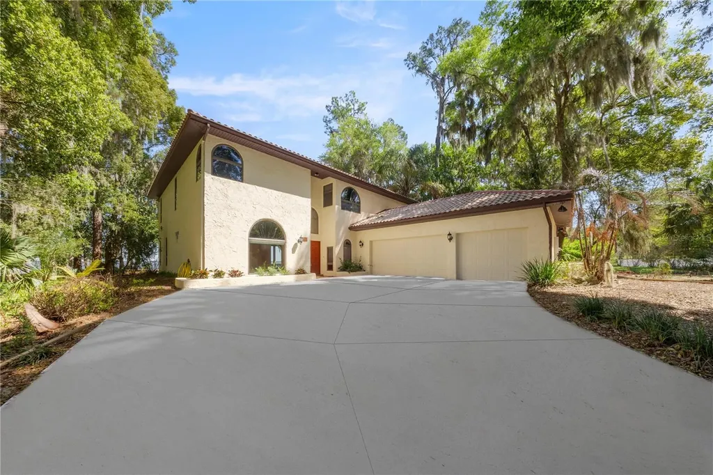 12621 SE Sunset Harbor Road Weirsdale FL 32195