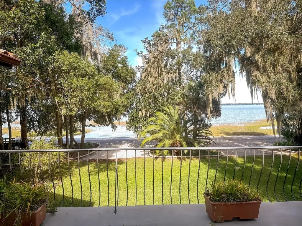 12621 SE Sunset Harbor Road Weirsdale FL 32195