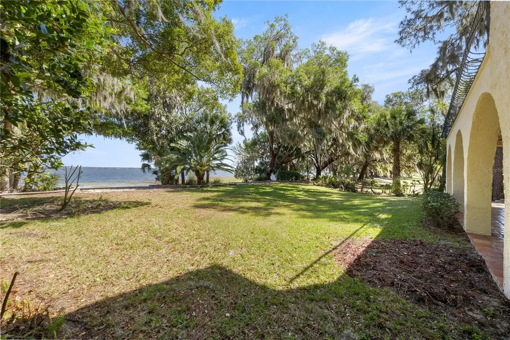 12621 SE Sunset Harbor Road Weirsdale FL 32195