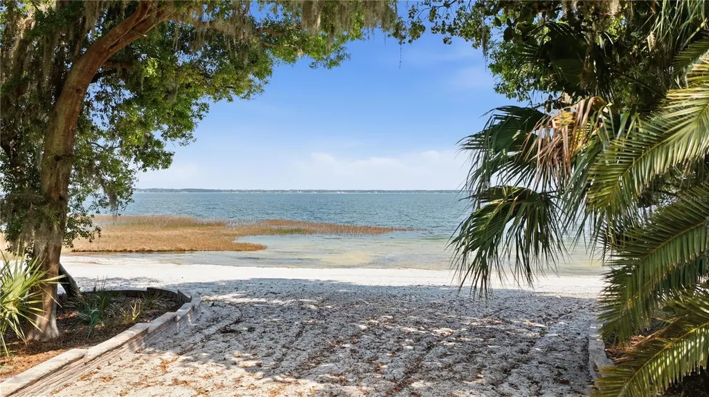 12621 SE Sunset Harbor Road Weirsdale FL 32195