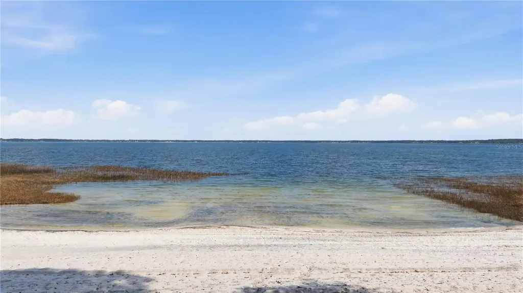 12621 SE Sunset Harbor Road Weirsdale FL 32195