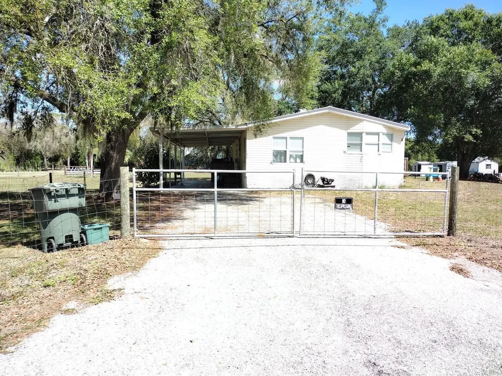 710 & 740 Evans Road Labelle FL 33935