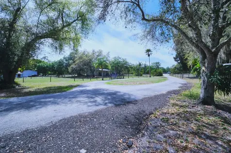 710 & 740 Evans Road Labelle FL 33935