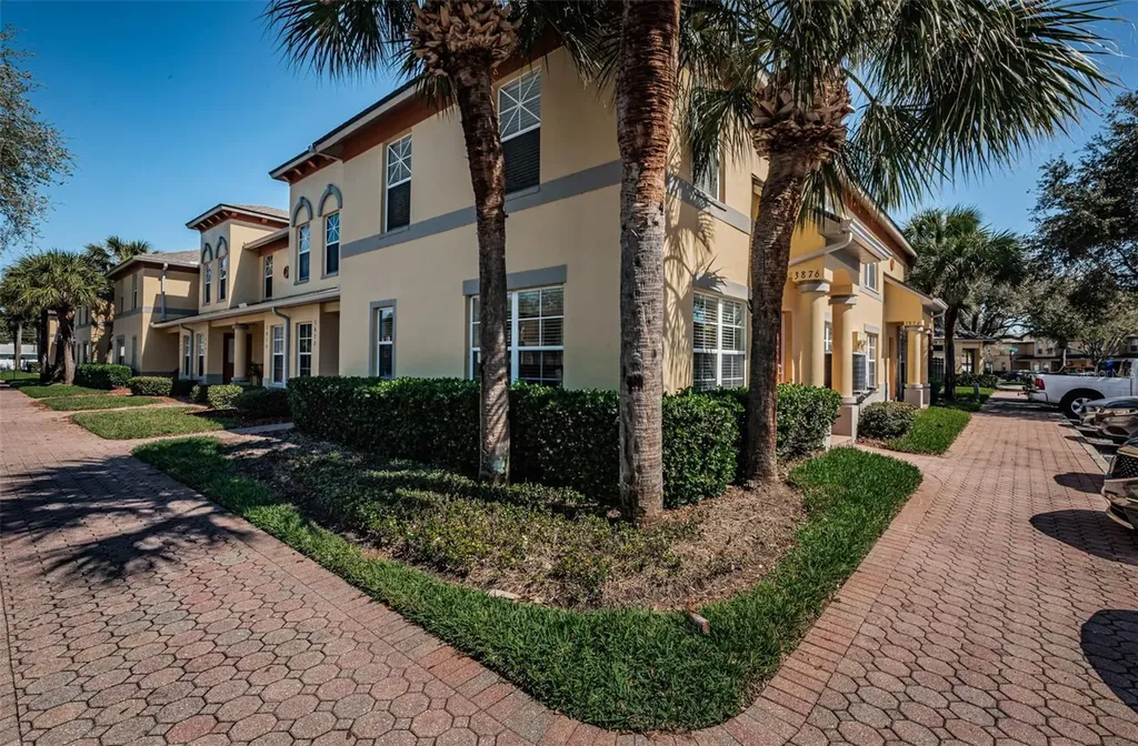 3876 Island Way St Petersburg FL 33705
