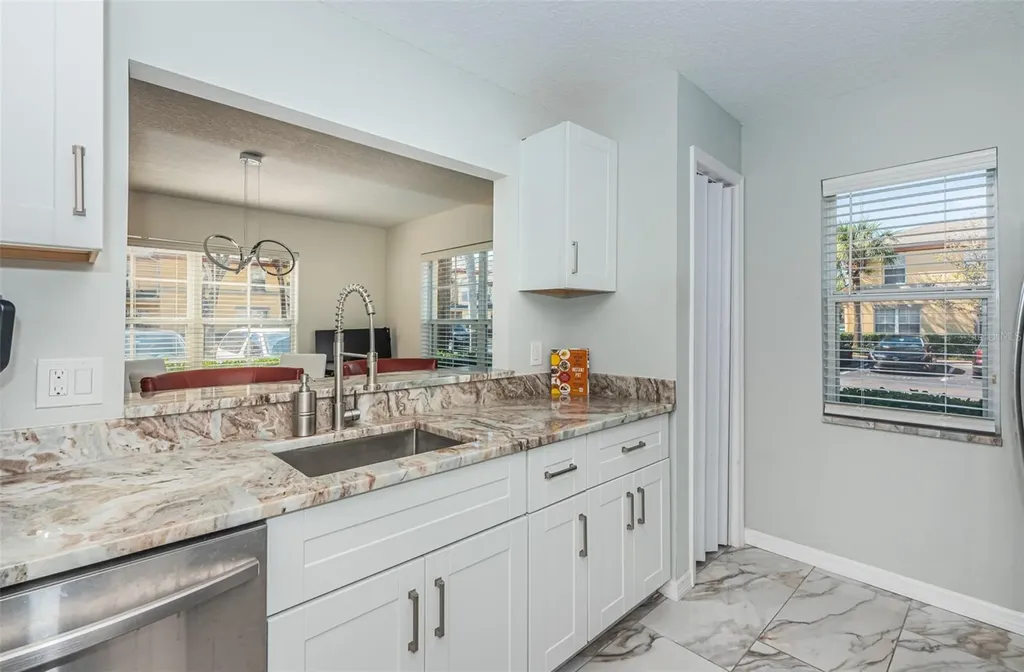 3876 Island Way St Petersburg FL 33705