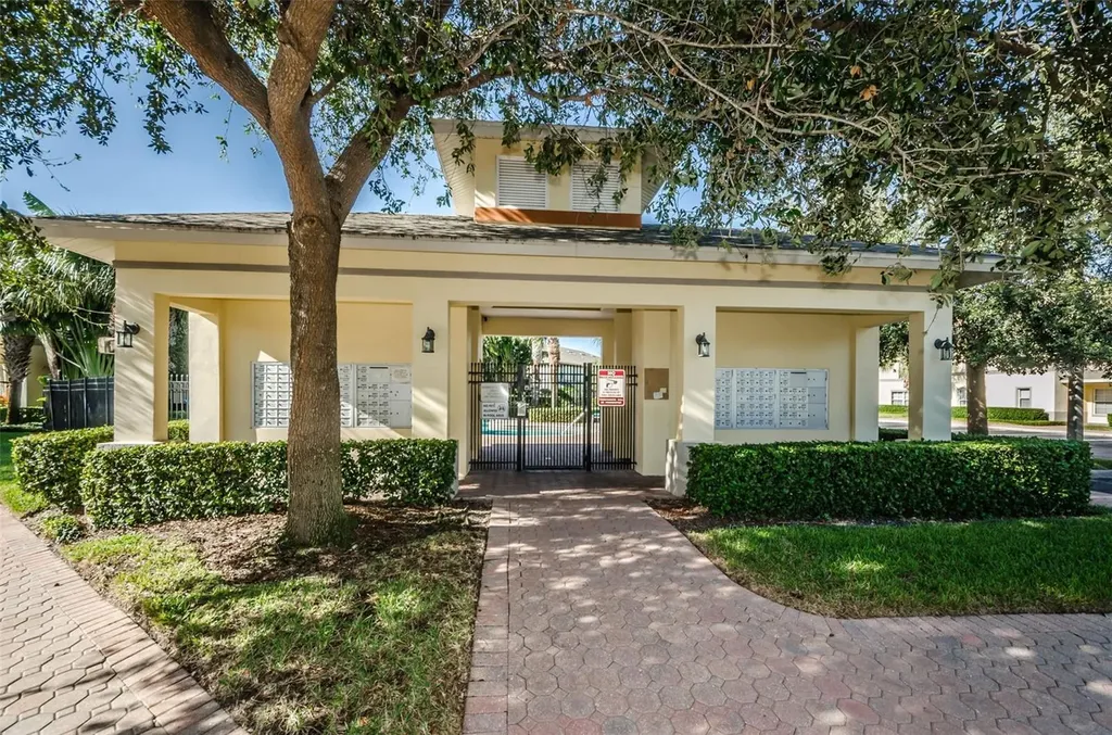 3876 Island Way St Petersburg FL 33705