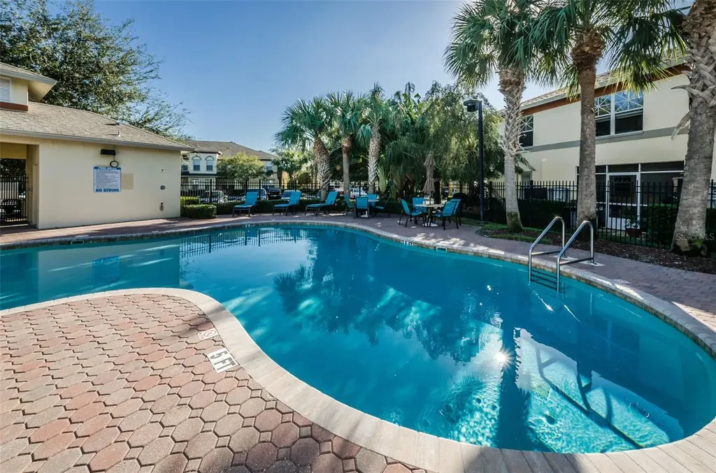 3876 Island Way St Petersburg FL 33705