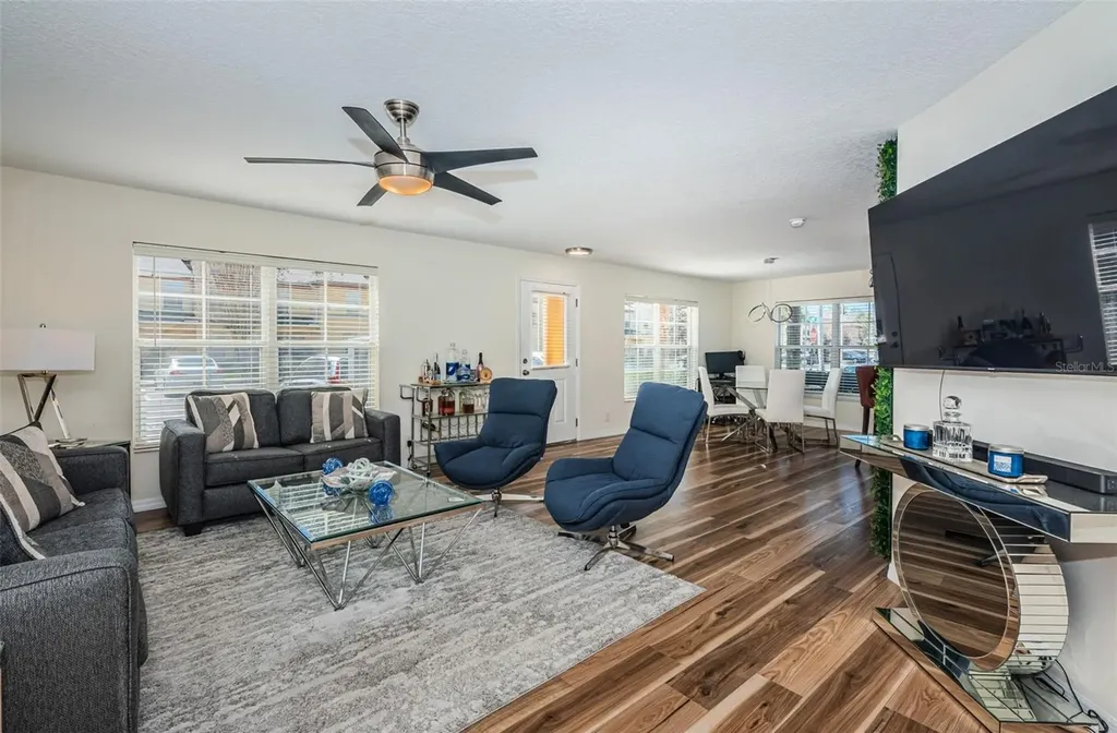3876 Island Way St Petersburg FL 33705