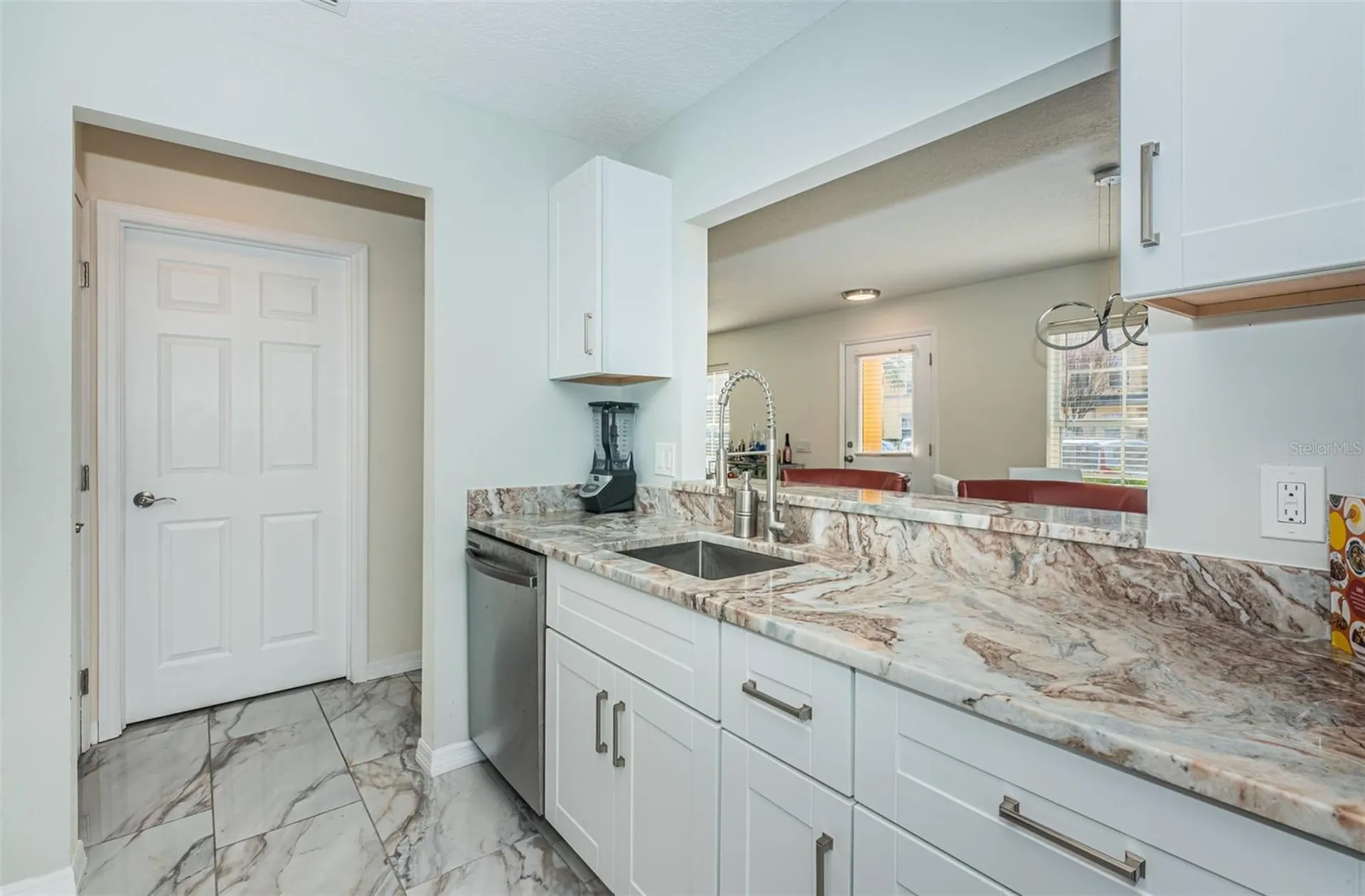 3876 Island Way St Petersburg FL 33705