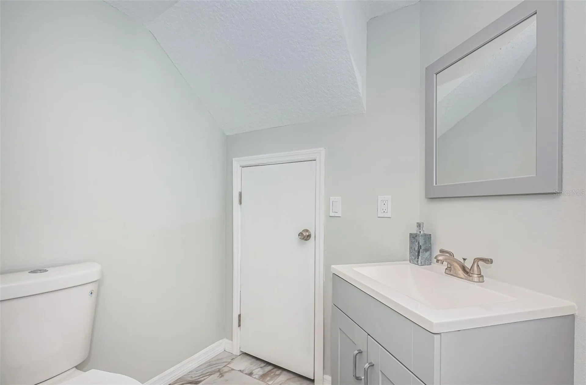 3876 Island Way St Petersburg FL 33705